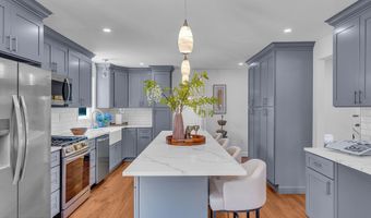 168 Leonardville Rd, Belford, NJ 07718