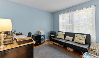 56 Pasture Farm Dr, Middletown, RI 02842