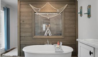 274 Rae Ln, Bonneau, SC 29431
