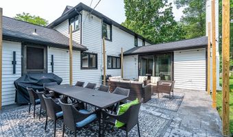 60 Fennec Ln, Amherst, NY 14051