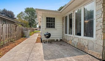 2323 PALISADES Dr, Appleton, WI 54915
