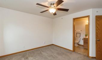 1080 Rachael St 304, North Liberty, IA 52317