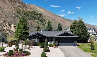 220 Parkside Dr, Bellevue, ID 83313
