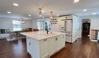 54 Isabelle Dr, Narragansett, RI 02882