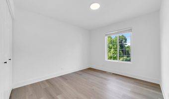 235 Aberdeen Dr, Algonquin, IL 60102