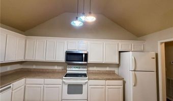 2 Radcliffe Dr, Bella Vista, AR 72714