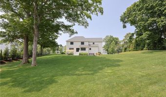 2 Bluemead Farm Ln, Barrington, RI 02806