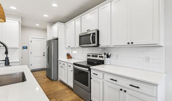 705 35th St SW, Altoona, IA 50009