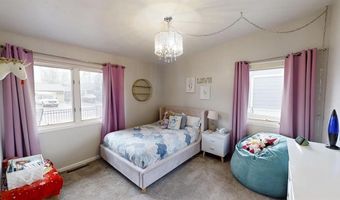 39 Valley Dr, Casper, WY 82604