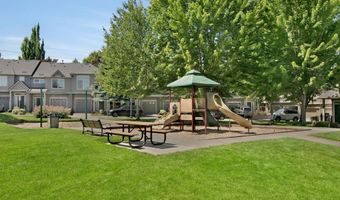 16985 NW SHADOW HILLS Ln, Beaverton, OR 97006