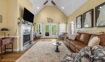 379 Shallowford Dr, Boiling Springs, SC 29316