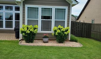 768 Sterling Dr, Boiling Springs, SC 29316