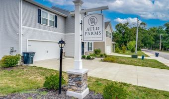 677 Crossings Ln, Akron, OH 44320