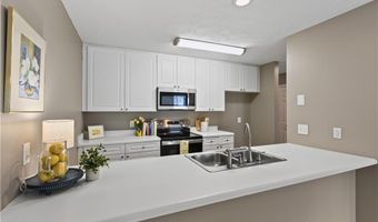 2428 UNIVERSITY Dr 403, Auburn, AL 36830