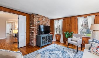 21 Old Chimney Rd, Barrington, RI 02806