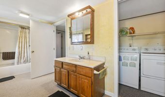 991 Oakland Rd, Belgrade, ME 04917
