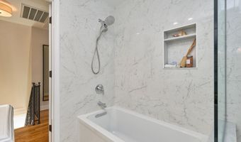 255 N BRYAN St, Arlington, VA 22201