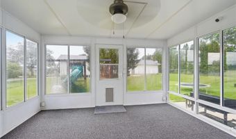 202 Wilson Ct, Anamosa, IA 52205