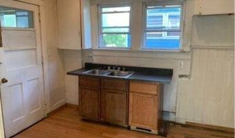 945 Clark St, Akron, OH 44306