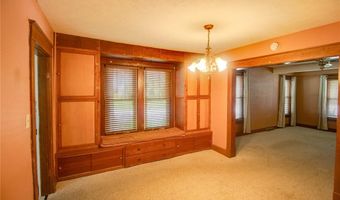 2801 Hillcrest Ave, Alton, IL 62002