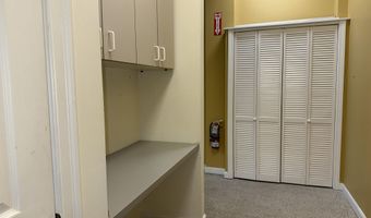 68 Center St 20, Barnstable, MA 02630