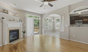 1748 Town Home Dr, Apex, NC 27502