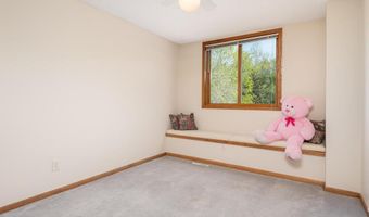 15825 Garden View Dr, Apple Valley, MN 55124
