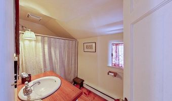 12 Sherman St, Newport, RI 02840