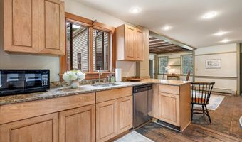 516 Brooklyn Rd, Canterbury, CT 06331