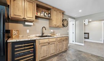 9174 207th Ave, Anamosa, IA 52205