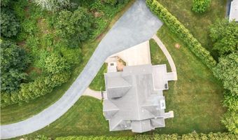 75 Wood St, Bristol, RI 02809