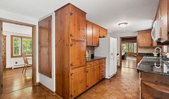 12 Lord Jeffrey Dr, Amherst, NH 03031