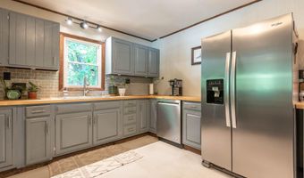 10649 E State Road 54, Bloomfield, IN 47424