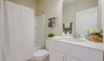 580 N Highlander Way, Addison, IL 60101