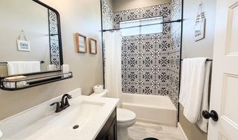 6560 E Crown Cres, Ammon, ID 83406