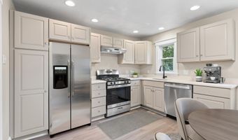 22 Terry Ct, Barnstable, MA 02630