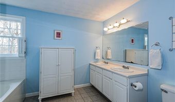 394 Westmoreland Ln, North Kingstown, RI 02852