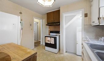 9864 Quandt Ave, Allen Park, MI 48101