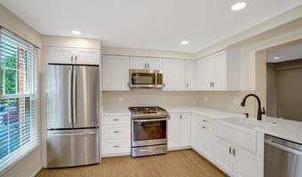6063 HYDRANGEA Dr, Alexandria, VA 22310
