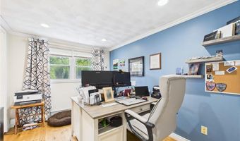 30 Alvin St, Warwick, RI 02886