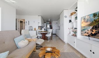 111 KAHULUI BEACH Rd A426, Kahului, HI 96732