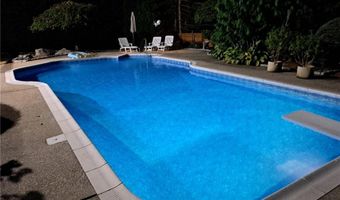 22 Golden View Dr, Johnston, RI 02919