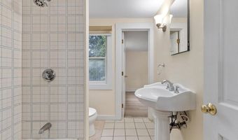 11 Chadwick St 11, Acton, MA 01720