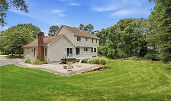 136 Holly Hills Ln, North Kingstown, RI 02874