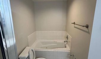 6924 FAIRFAX Dr #140, Arlington, VA 22213