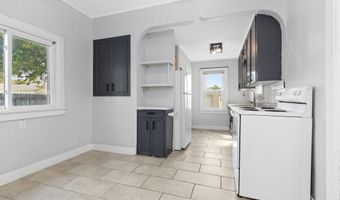 614 S 11th St, Aberdeen, SD 57401