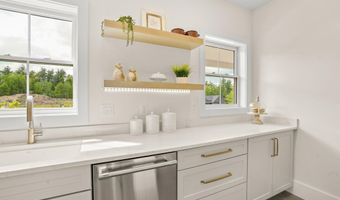 32 Colby Farm Rd, Chester, NH 03036