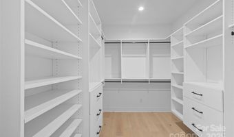 1613 Umstead St, Charlotte, NC 28205