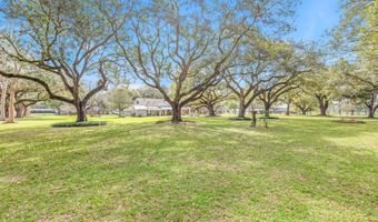 8916 Eastwood Dr, Abbeville, LA 70510