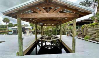 55744 HOLIDAY Cir, Astor, FL 32102